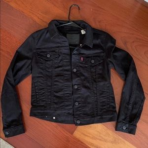LEVI’s black Trucker Jacket size SMALL